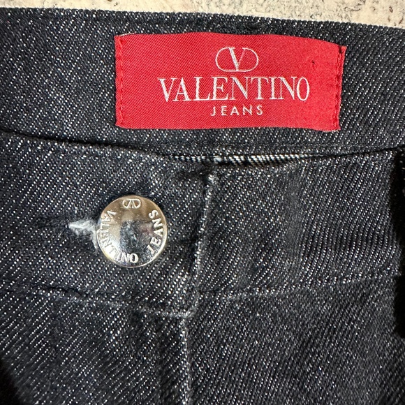 Valentino Garavani Floral-appliqué Straight-leg Jeans Flower Detail - Picture 10 of 13